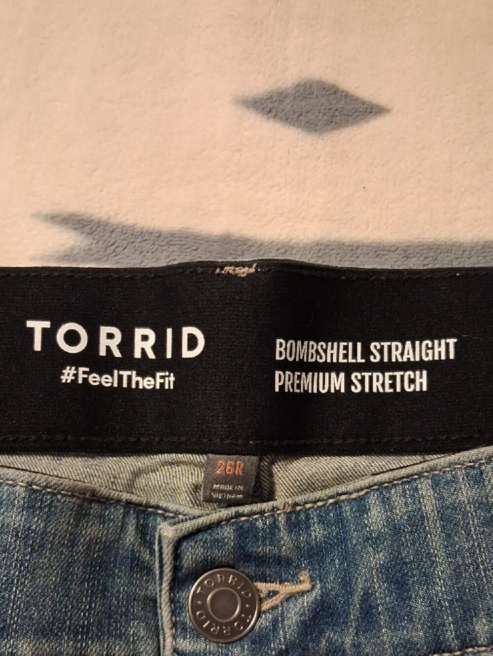 Torrid Bombshell Straight 26R New Without Tags- Medium Blue Straight Leg Jeans - Picture 3 of 4